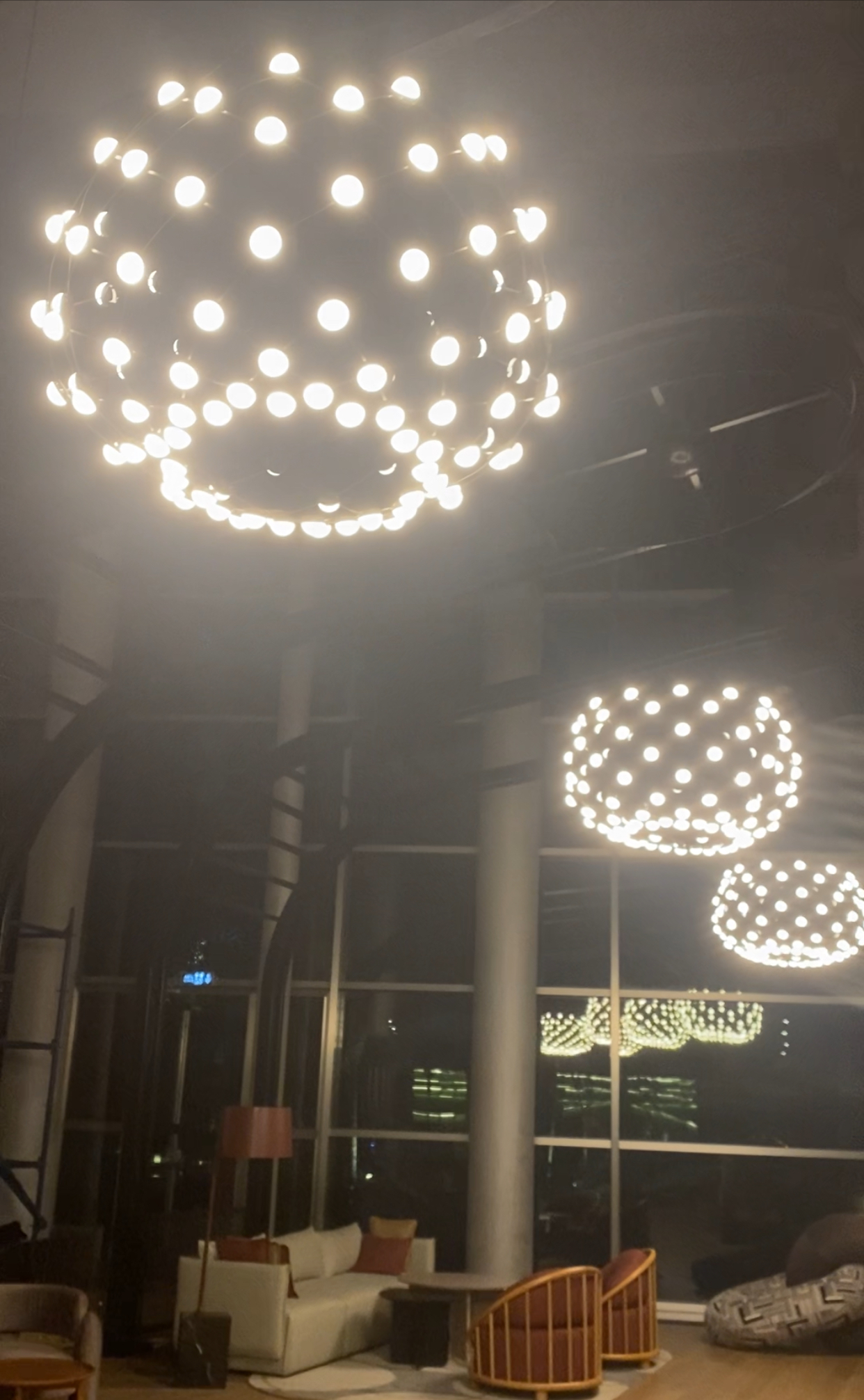 KKTC Elexus Hotel Özel Tasarım Dev Küre LED Avize

KKTC Elexus Hotel projesine özel ürettiğimiz devasa küre LED sarkıt avize ve lüks otel lobi aydınlatma çözümlerimizi keşfedin. Mimari aydınlatma üretimi.
kktc-elexus-hotel-ozel-tasarim-dev-kure-led-avize⁠
 
 Görsel: ⁠kktc-elexus-hotel-lobi-dev-kure-sputnik-led-sarkit-avize⁠